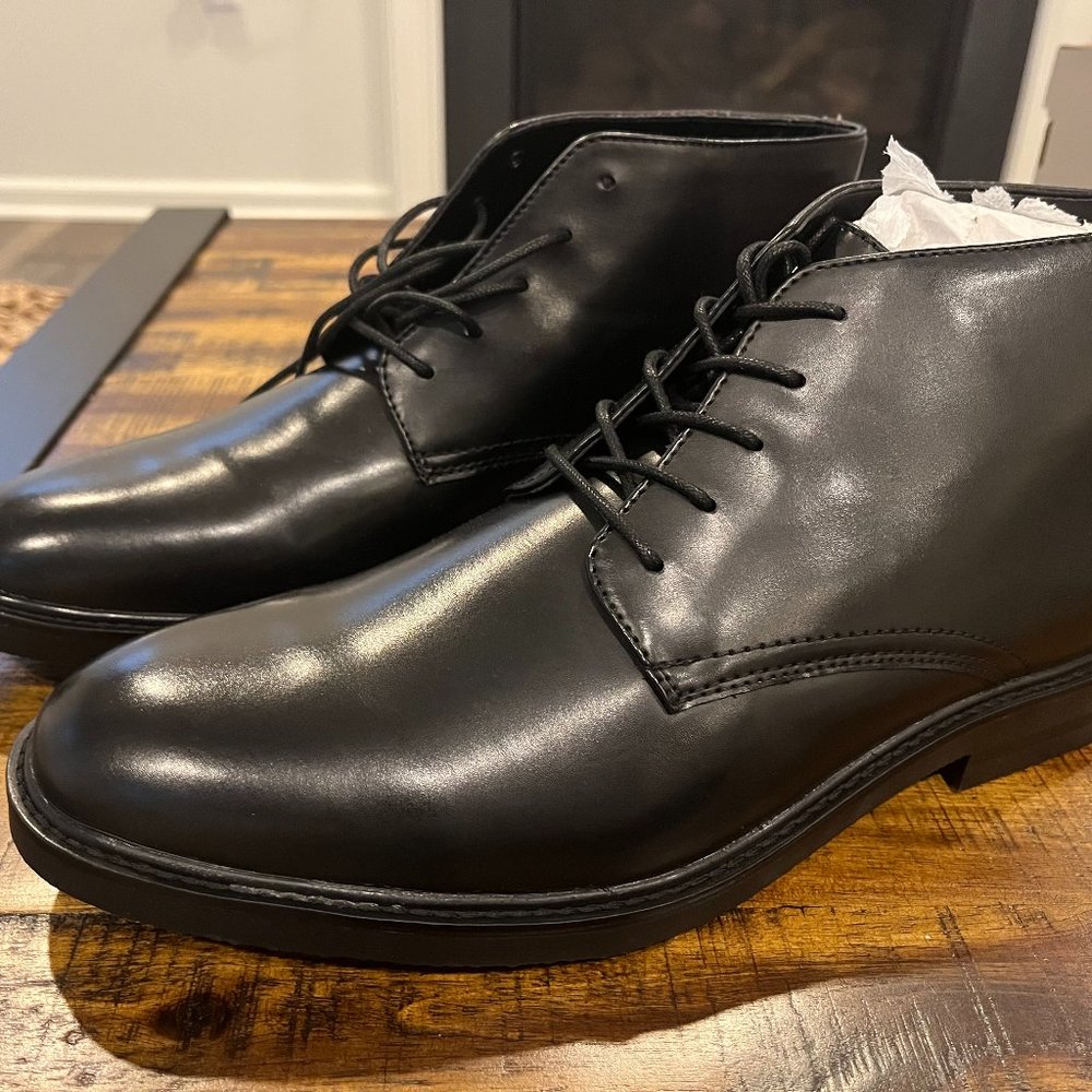 Kenneth Cole Reaction Parker Chukka Boots (Black) Size 10